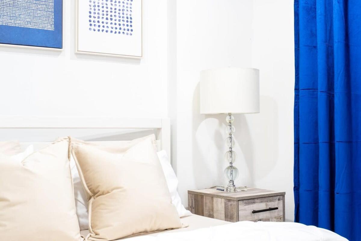 Pangsapuri 809-3b With A Balcony By Columbus Circle New York